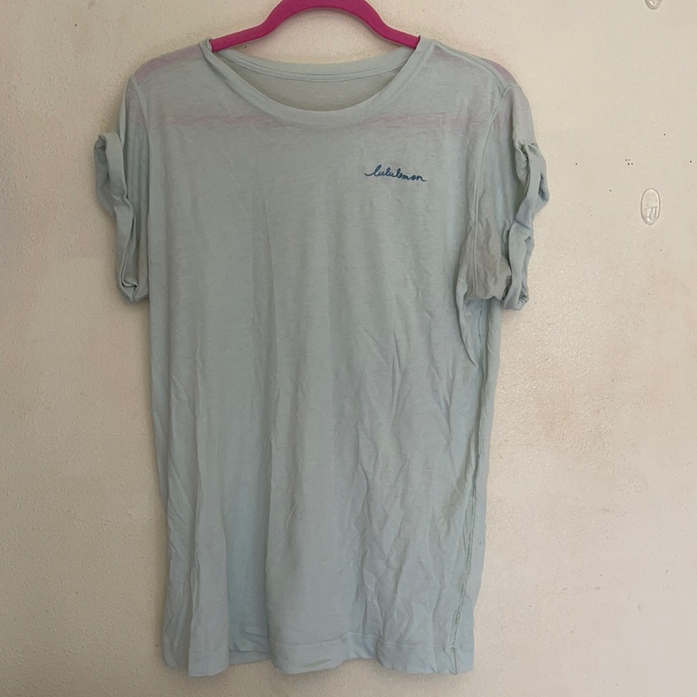 lululemon logo ss tee with rolled sleeves